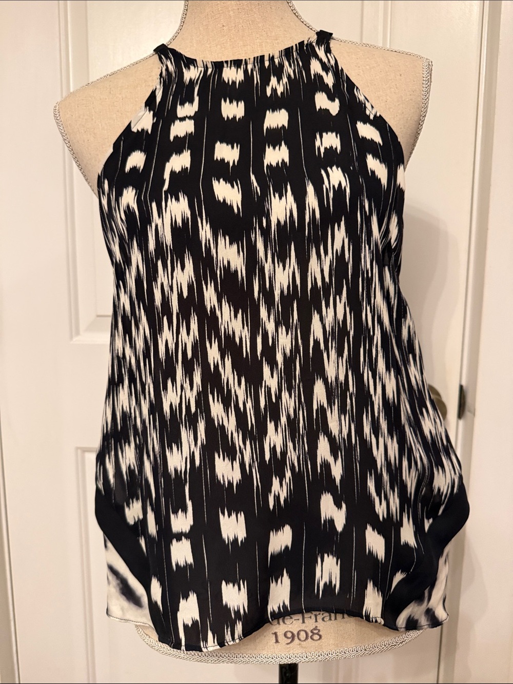 PARKER TOP BLOUSE GRAY BLACK WHITE SLEEVELESS TANK IKAT ANIMAL PRINTS Size XS